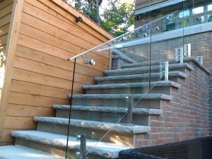 frameless glass railings on steps